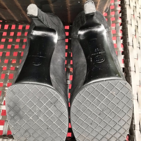 Black Chanel Suede Pumps Size 7 - Picture 6 of 8